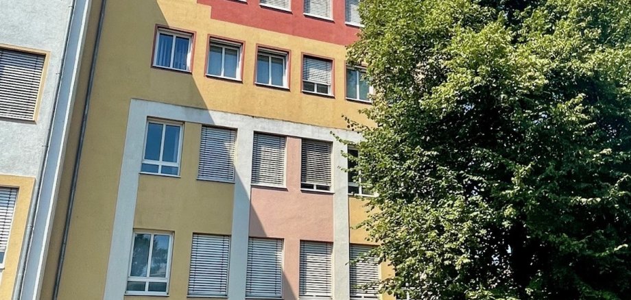 Das Wahlbüro befindet sich in der Außenstelle des Rathauses an der Lindenstraße